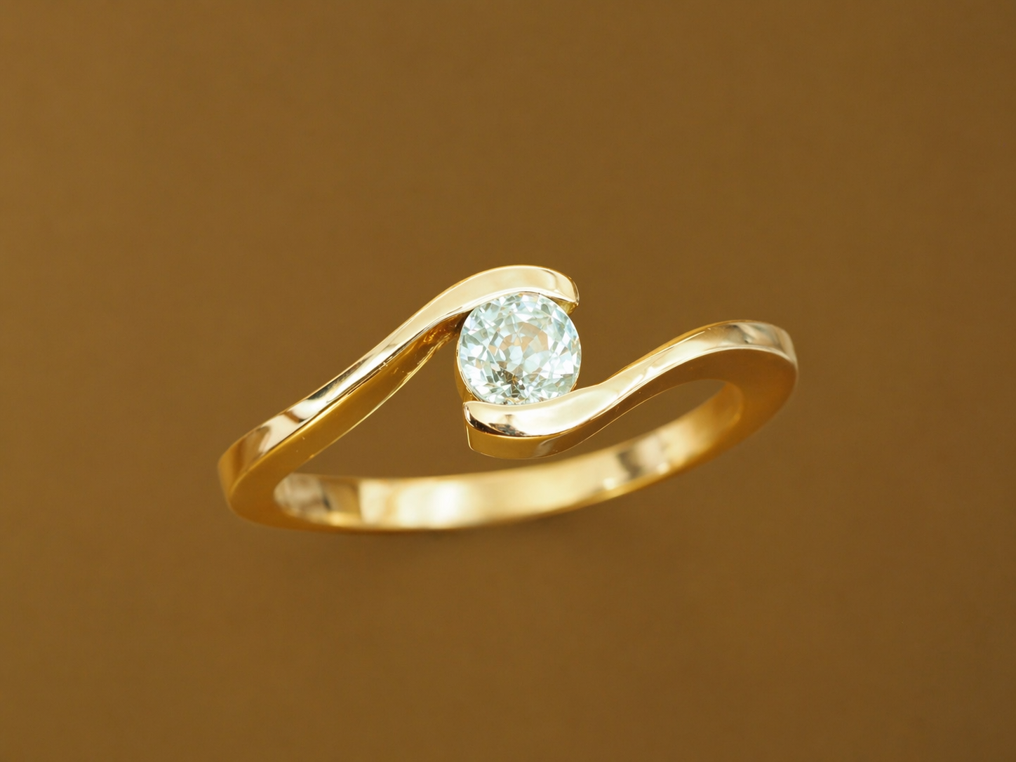 Bague saphir vert en or rose 750